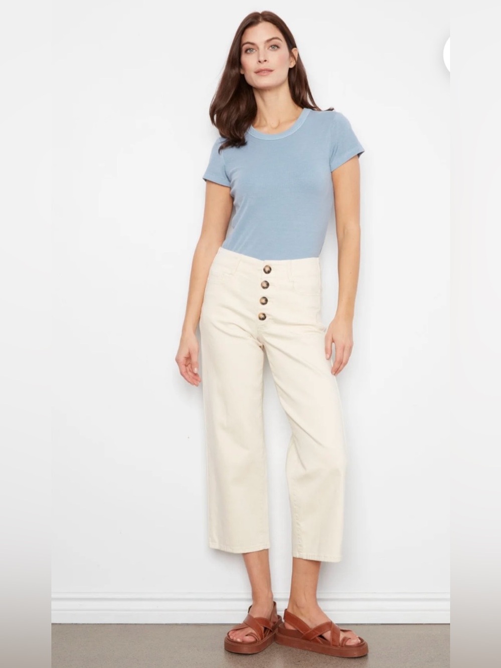 OAT NWT New York High Rise Relaxed
Straight Cropped Pants in white Size 26”